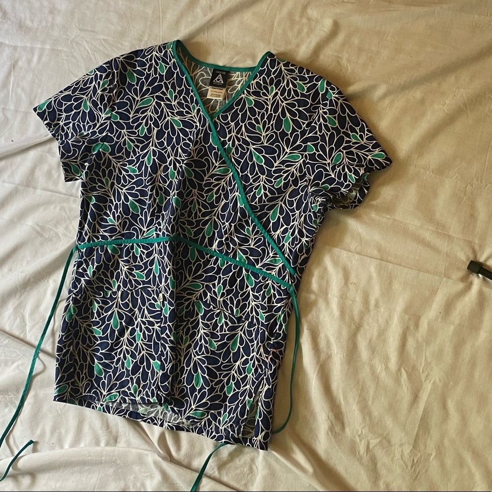 Scrub top